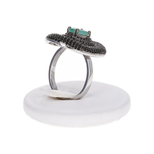 Ring and Earrings with Emerald and Spinello Pavè