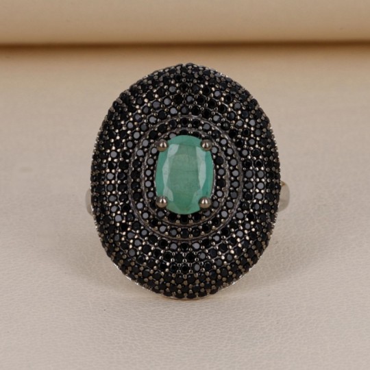 Ring and Earrings with Emerald and Spinello Pavè