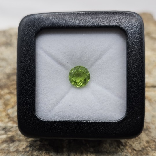 Stone Peridoto Rolled