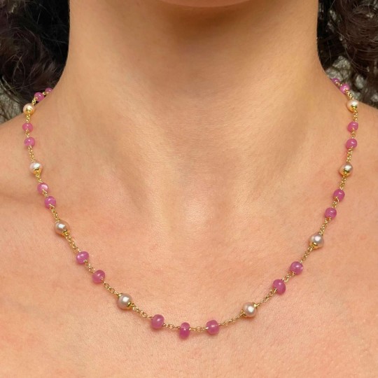 Collier mit Ruby und Perlen