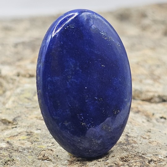 Ovaler Lapisstein-Cabochon