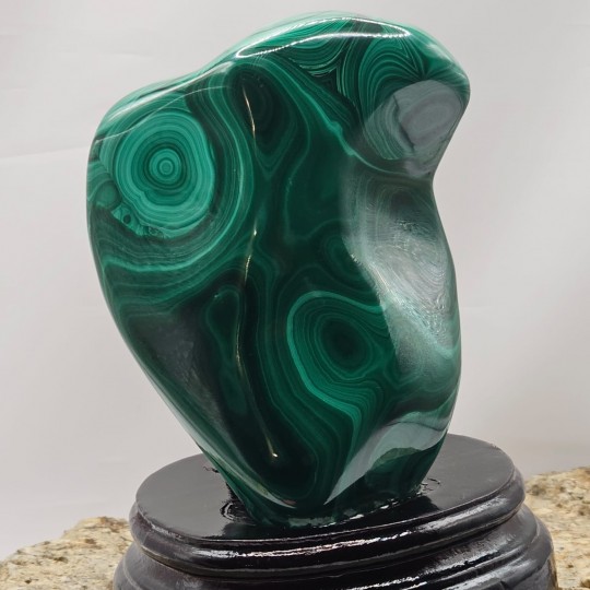 Semigrezzo di Malachite Naturale Con Base in Legno