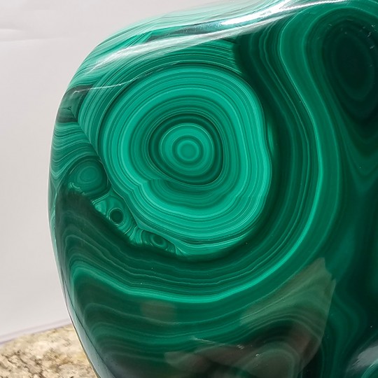 Semigrezzo di Malachite Naturale Con Base in Legno