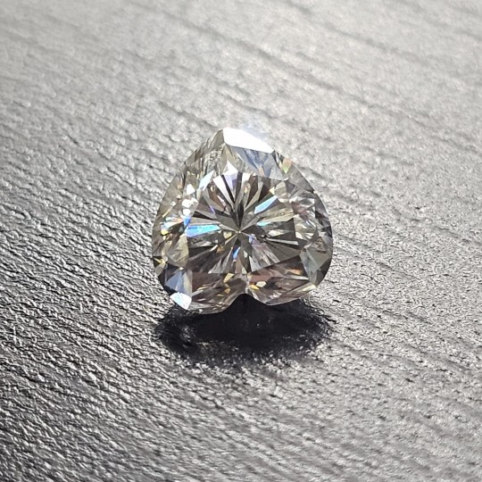 Stone Moissanite Synthetic to Heart