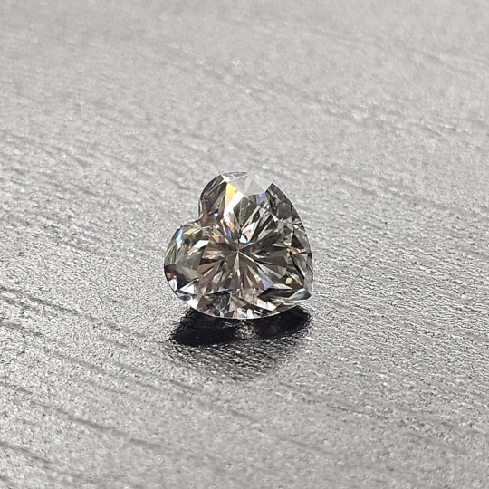 Stone Moissanite Synthetic to Heart